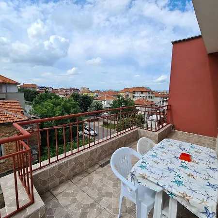 Къща За Гости Яневи 3* Ravda